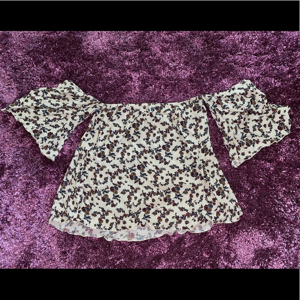Off the shoulder flower printed shirt